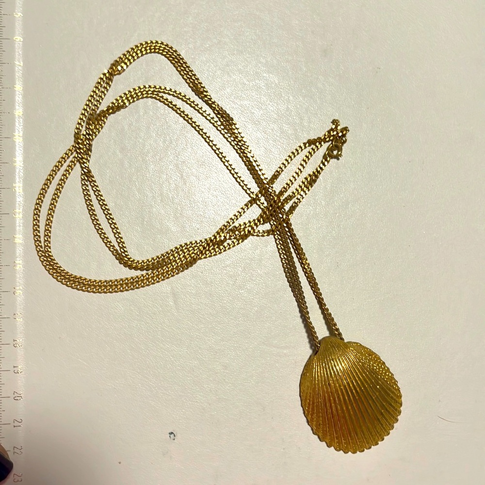 Gold shell necklace